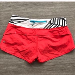 Lululemon speed 2.5 shorts in coral size 6